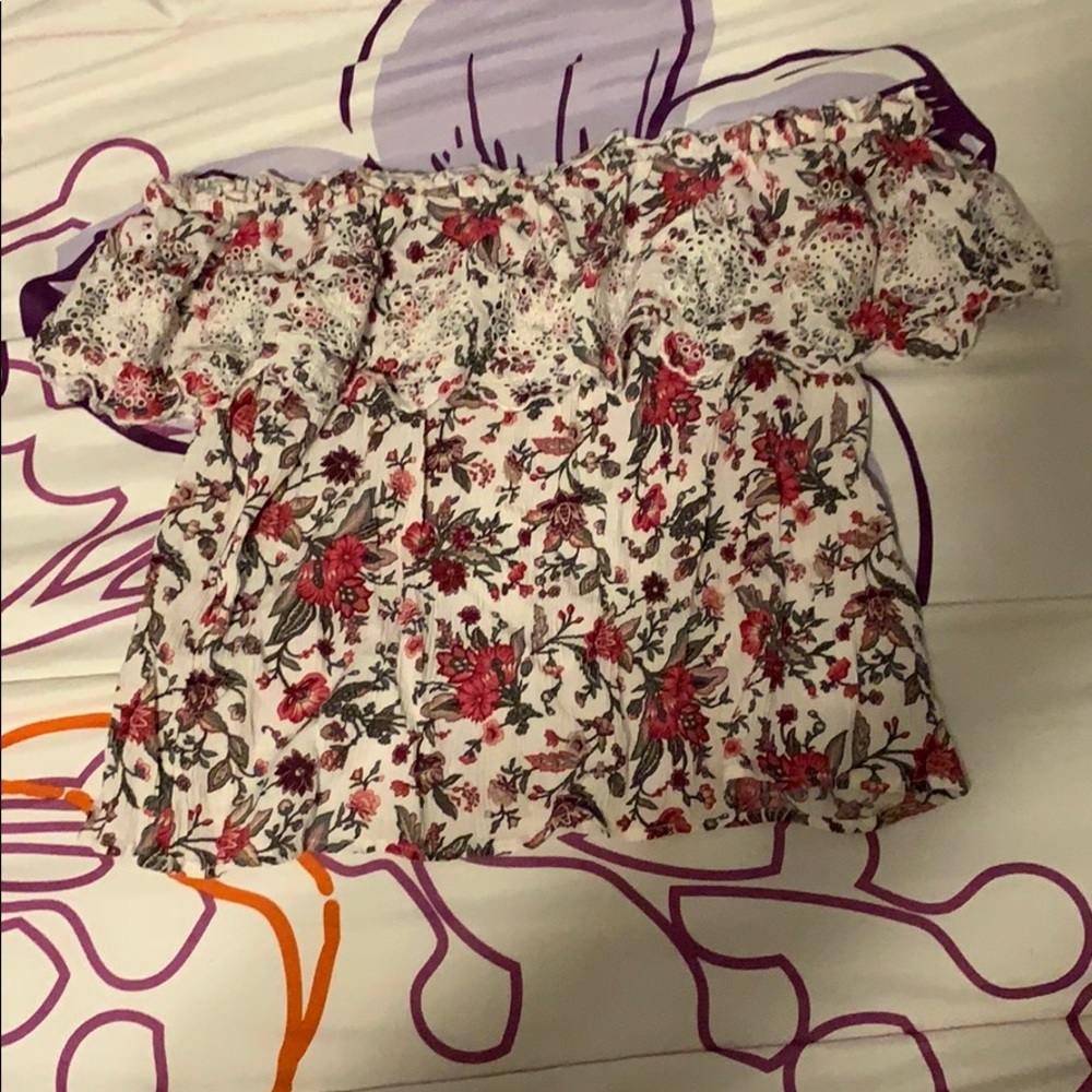 cold shoulder AE top